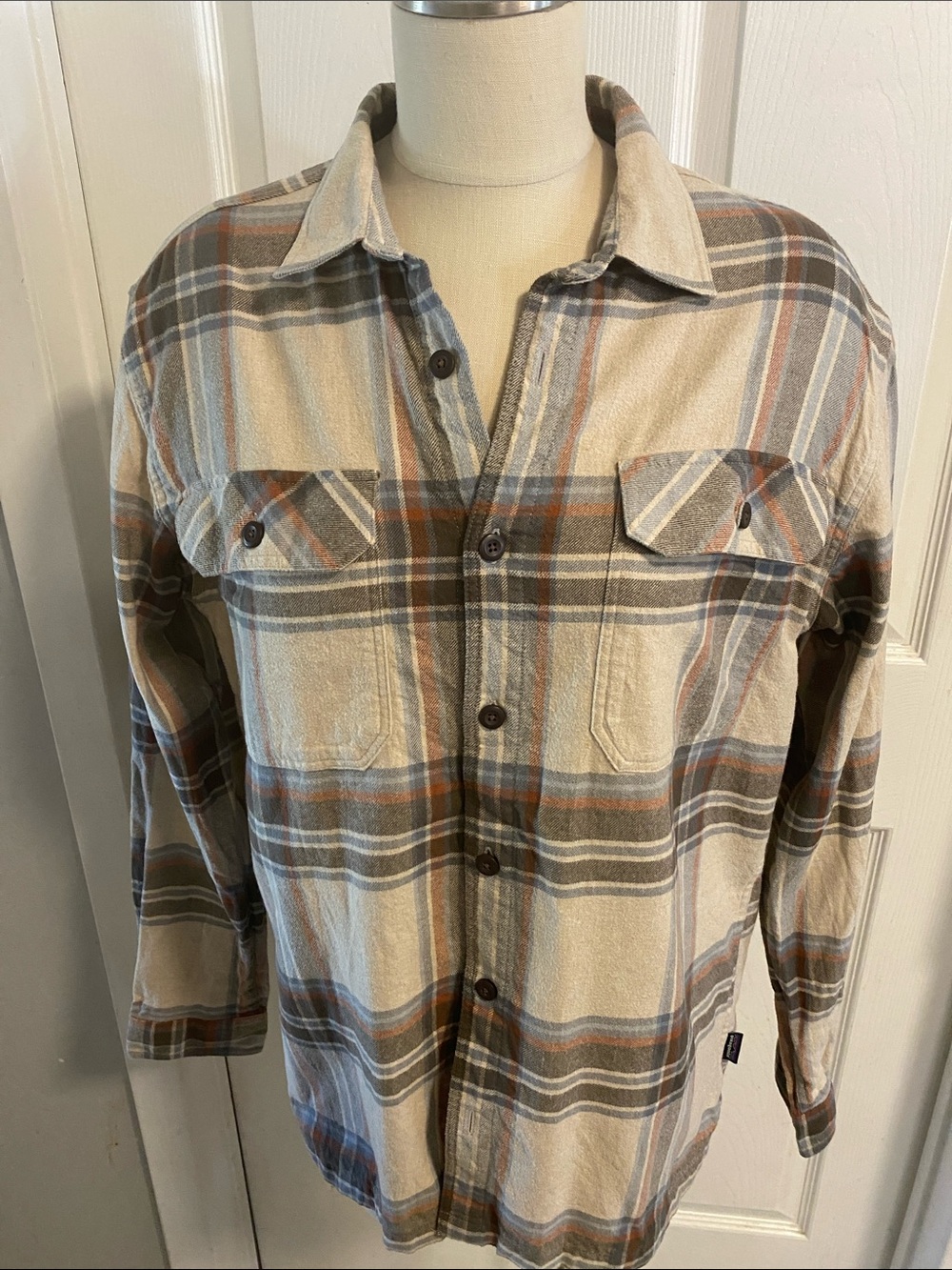 Patagonia Men's Beige Plaid Button-Up Shirt Jacket size M